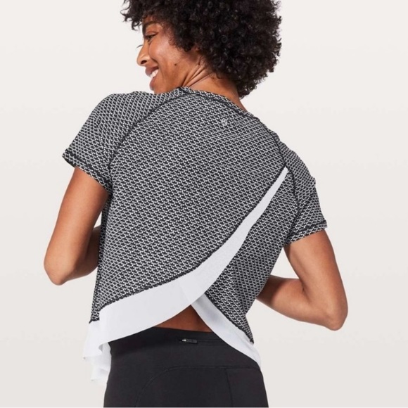 Lululemon Athletica Quick Pace Crossover Mesh Back Tee - Picture 1 of 5